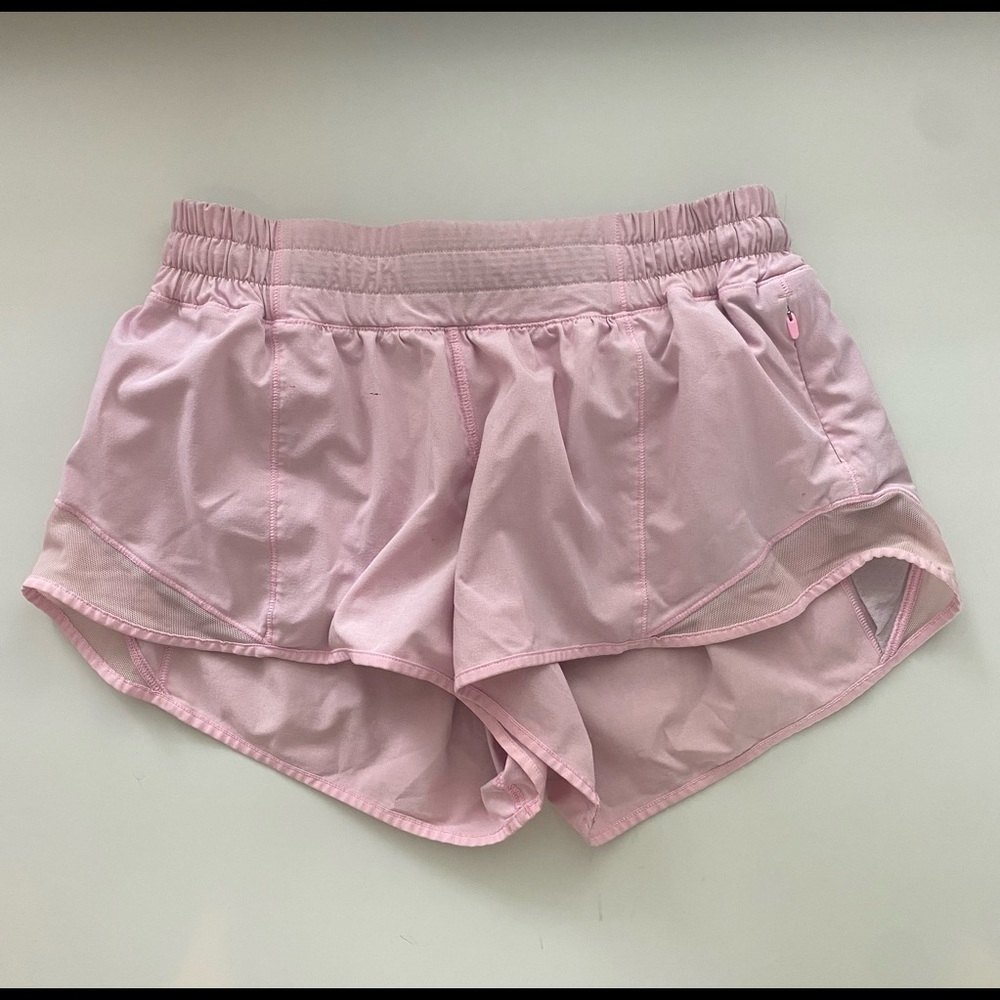 Hot pink hotty hot 2.5 inch lululemon shorts